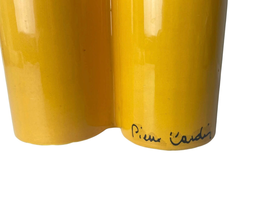 Vaso Vintage "Quadrifoglio" in Ceramica Gialla – Pierre Cardin, Anni '70 (Firmato)